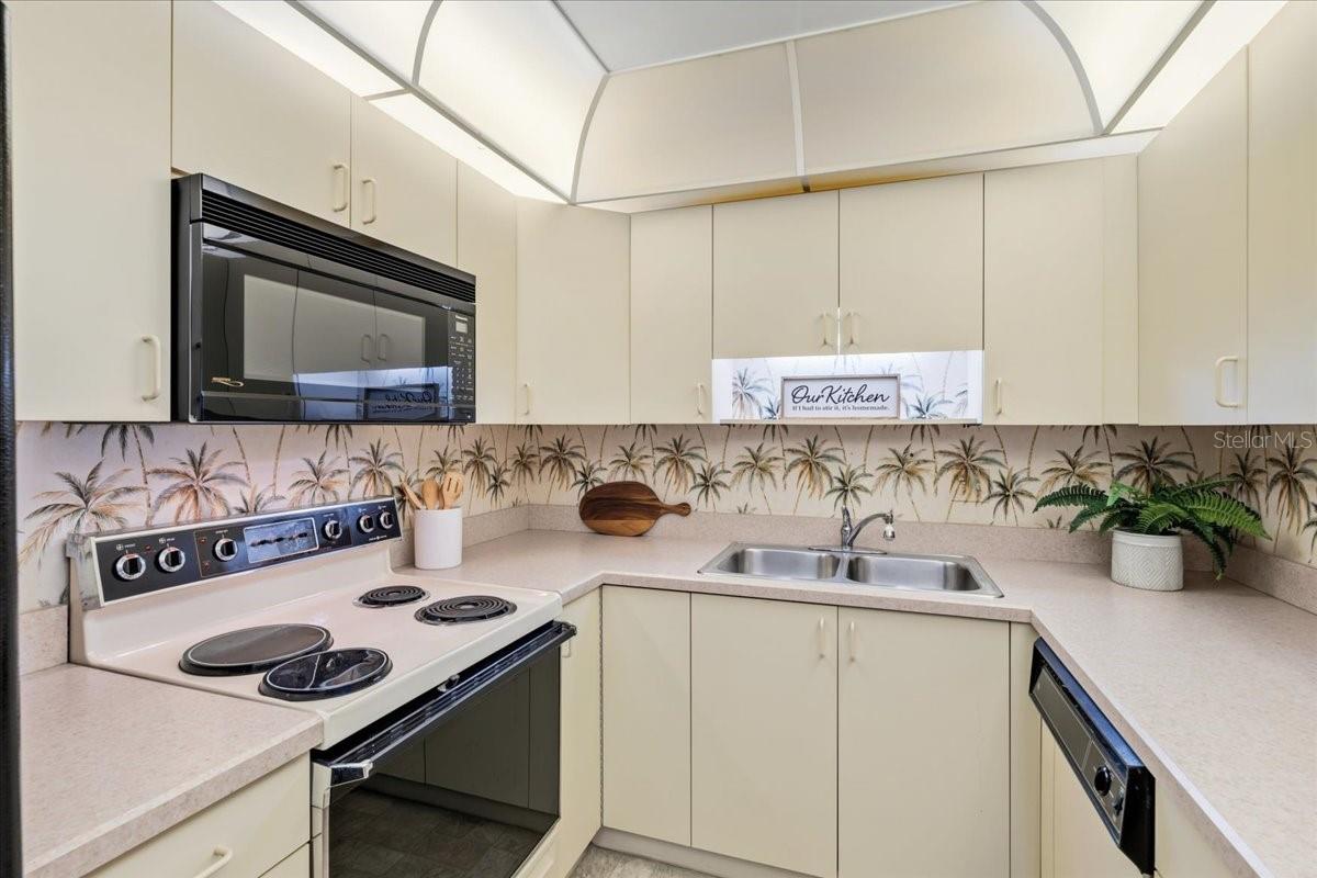 Image 14 of 55 For 1211 Capri Isles Boulevard 140