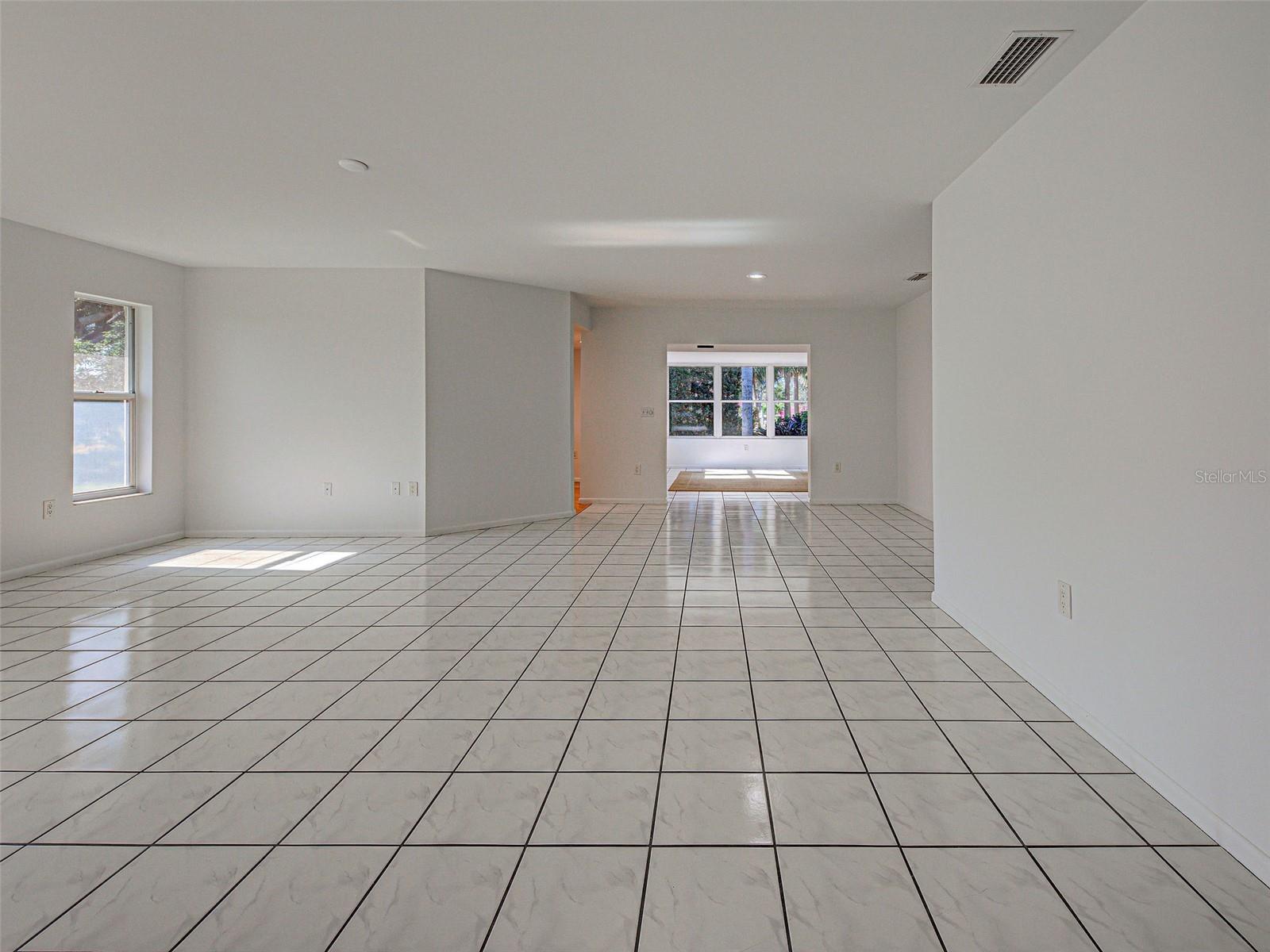 Image 5 of 50 For 3064 Crown Heron Point