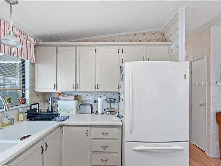 Image 15 of 45 For 121 Bermuda Way