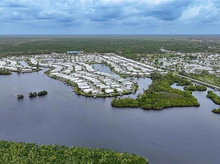 Image 2 of 45 For 121 Bermuda Way