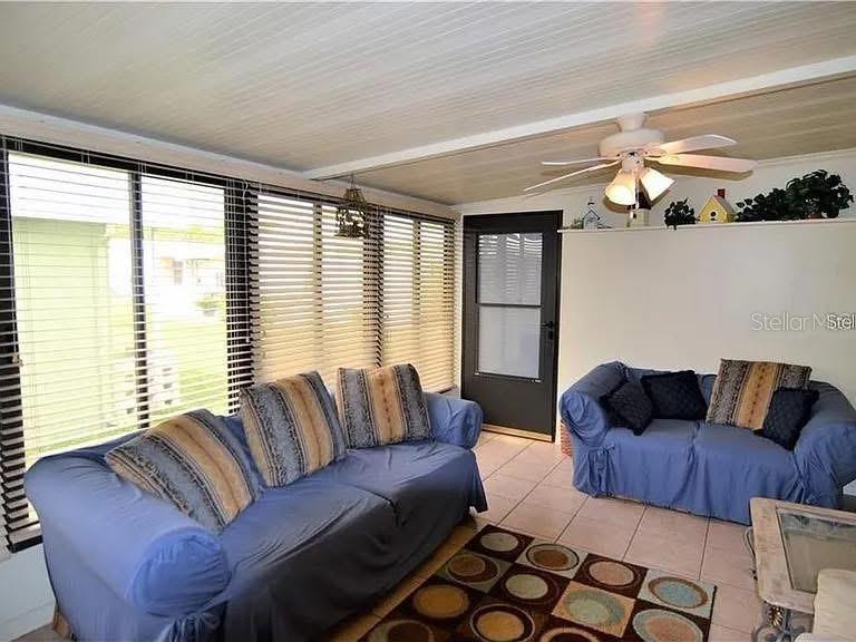 Image 31 of 45 For 121 Bermuda Way