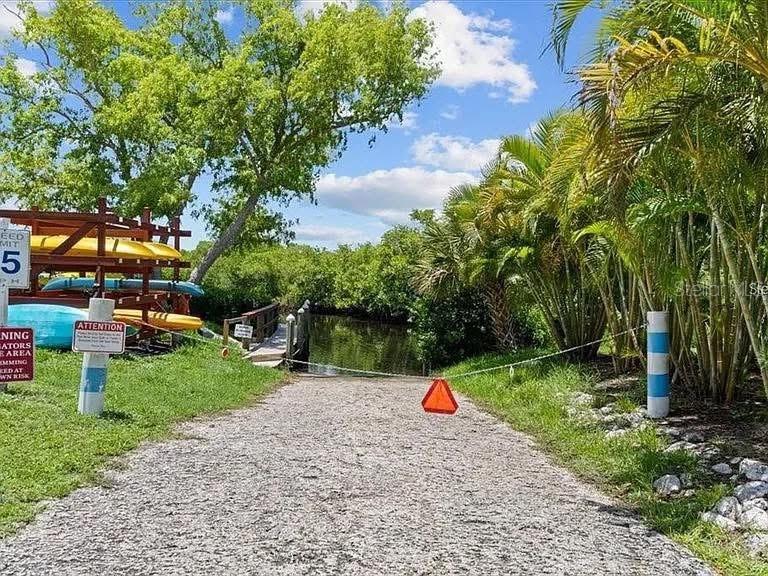 Image 33 of 45 For 121 Bermuda Way