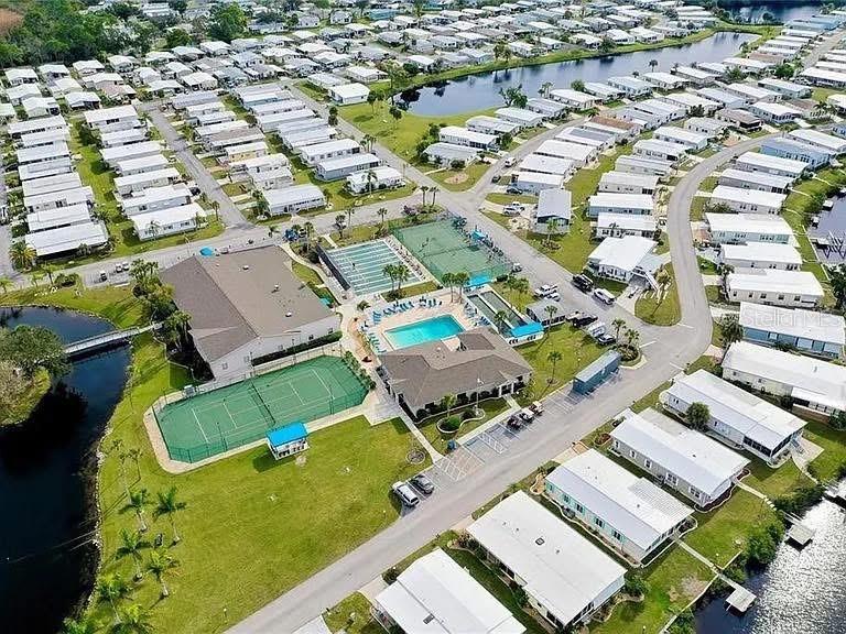 Image 35 of 45 For 121 Bermuda Way