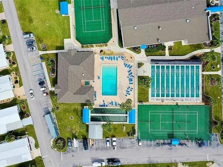 Image 36 of 45 For 121 Bermuda Way