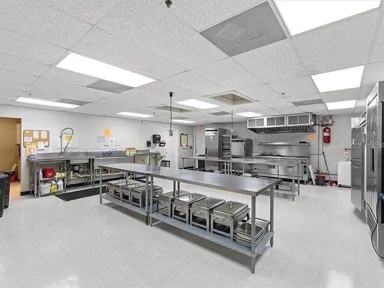 Image 39 of 45 For 121 Bermuda Way