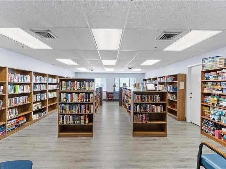 Image 41 of 45 For 121 Bermuda Way