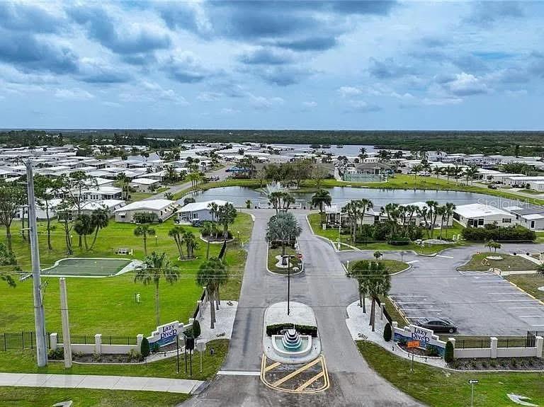 Image 6 of 45 For 121 Bermuda Way