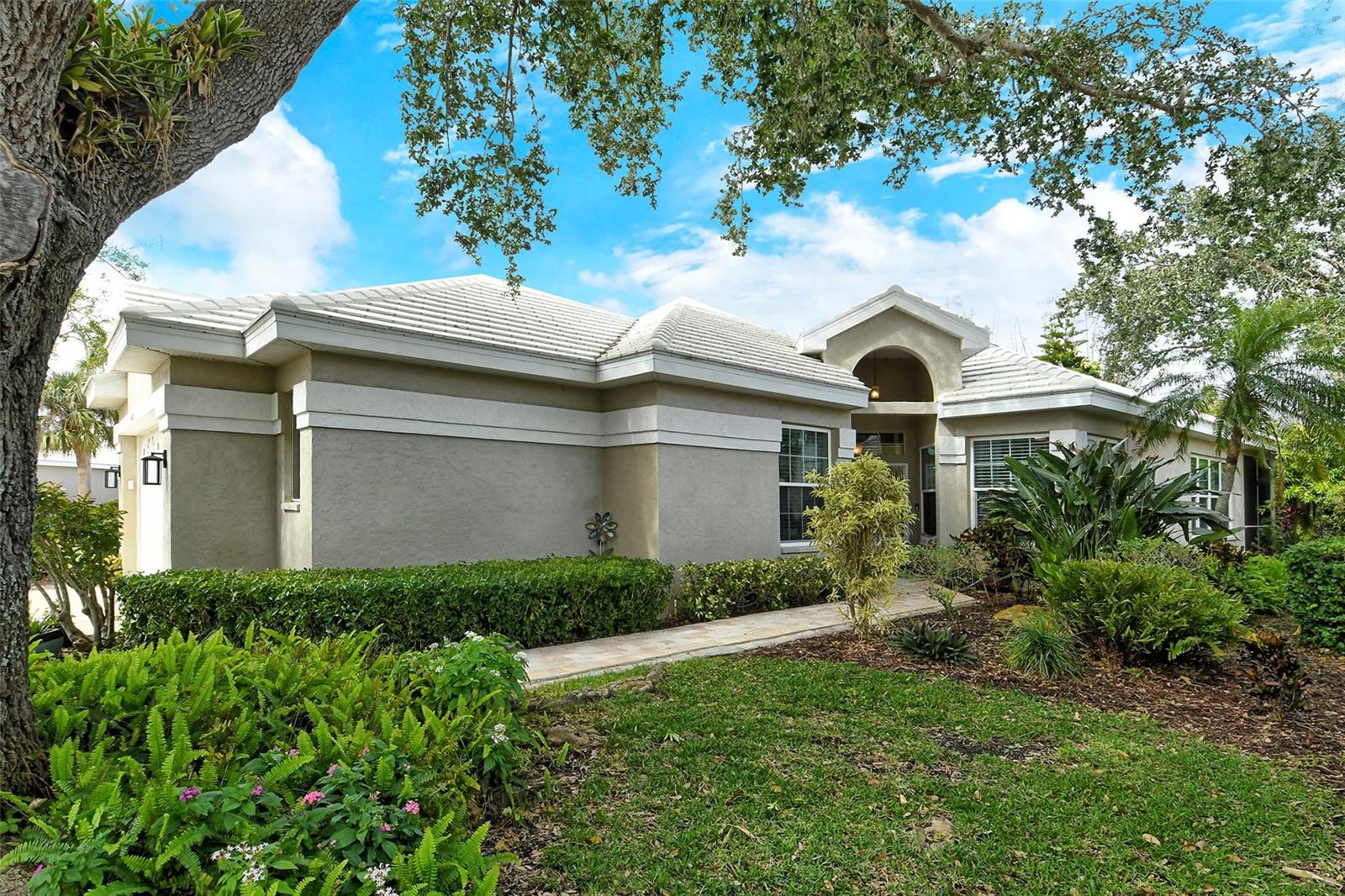Details for 560 Fallbrook Drive, VENICE, FL 34292