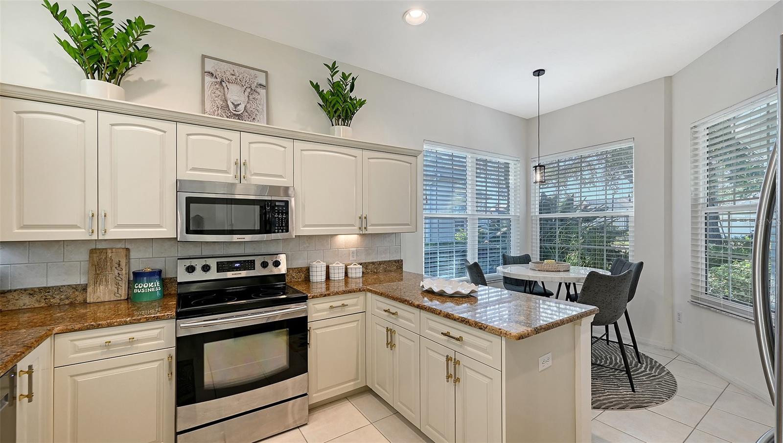 Image 12 of 64 For 560 Fallbrook Drive