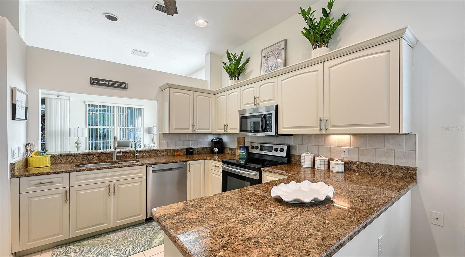 Image 13 of 64 For 560 Fallbrook Drive