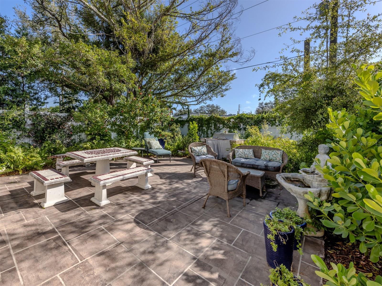 Image 14 of 74 For 104 Fiesole Street