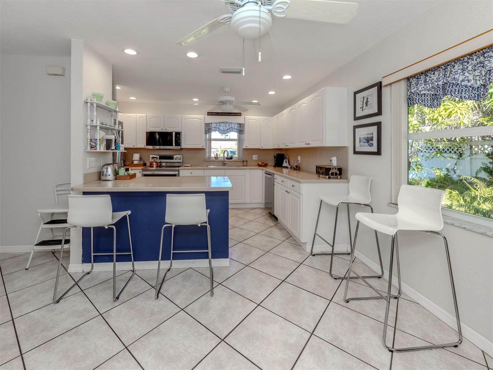 Image 8 of 74 For 104 Fiesole Street