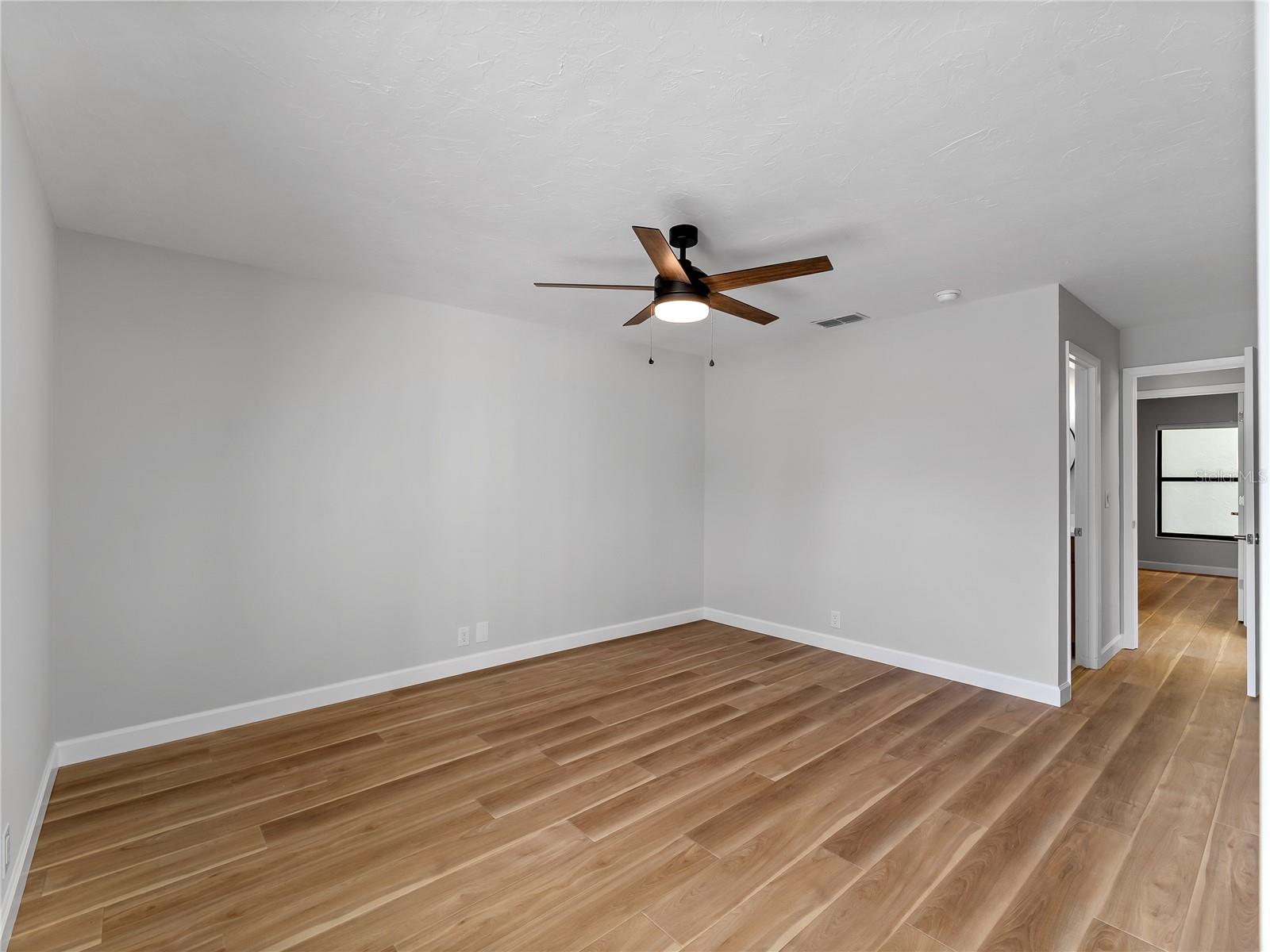 Image 16 of 48 For 1711 Curry Avenue 82