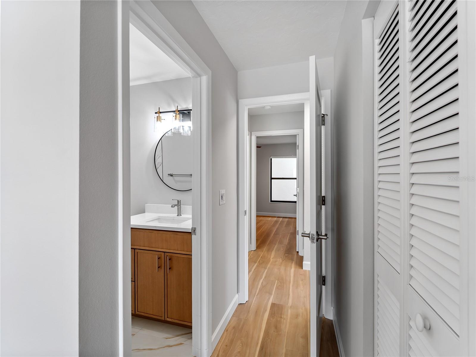 Image 17 of 48 For 1711 Curry Avenue 82