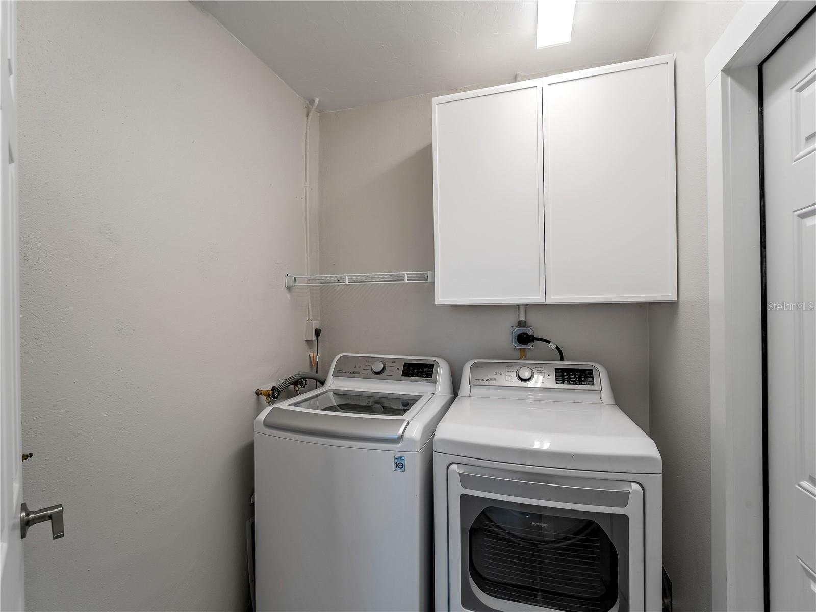 Image 26 of 48 For 1711 Curry Avenue 82