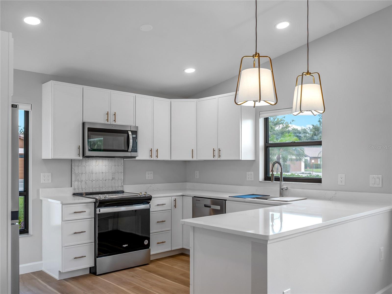 Image 6 of 48 For 1711 Curry Avenue 82