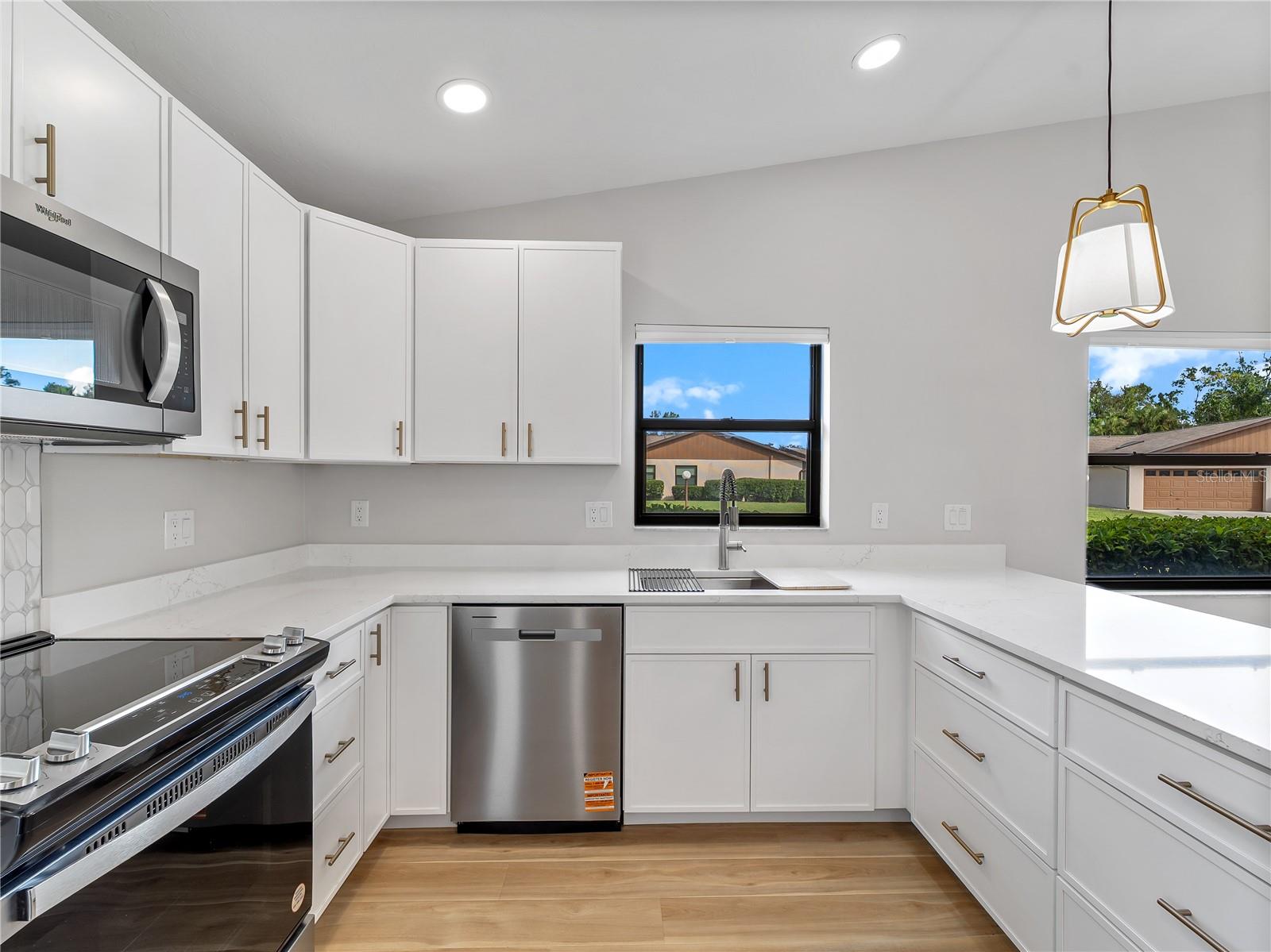 Image 8 of 48 For 1711 Curry Avenue 82