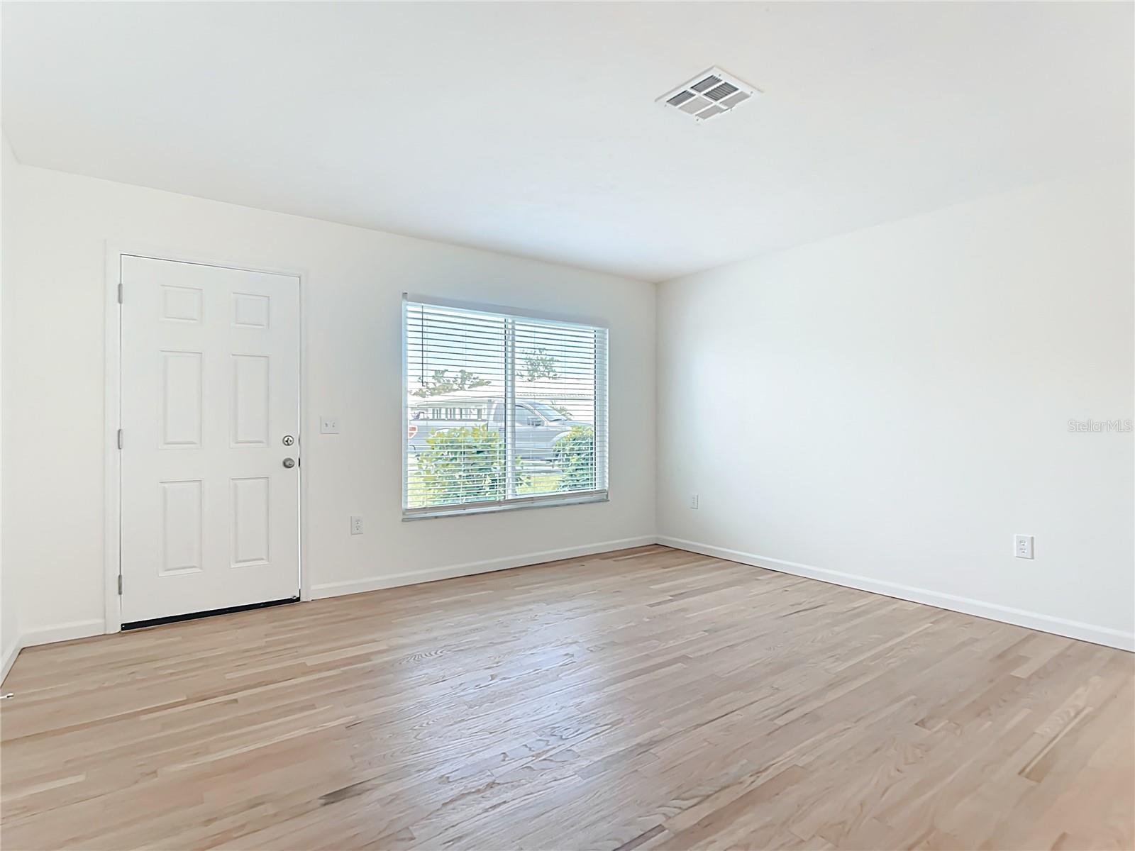 Image 12 of 61 For 564 Circlewood Drive Q5