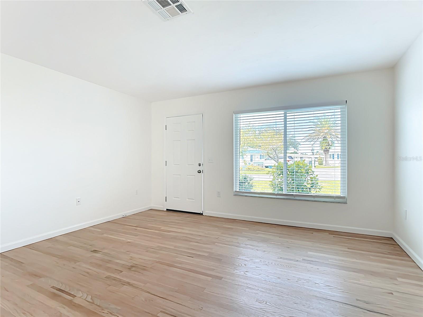 Image 13 of 61 For 564 Circlewood Drive Q5