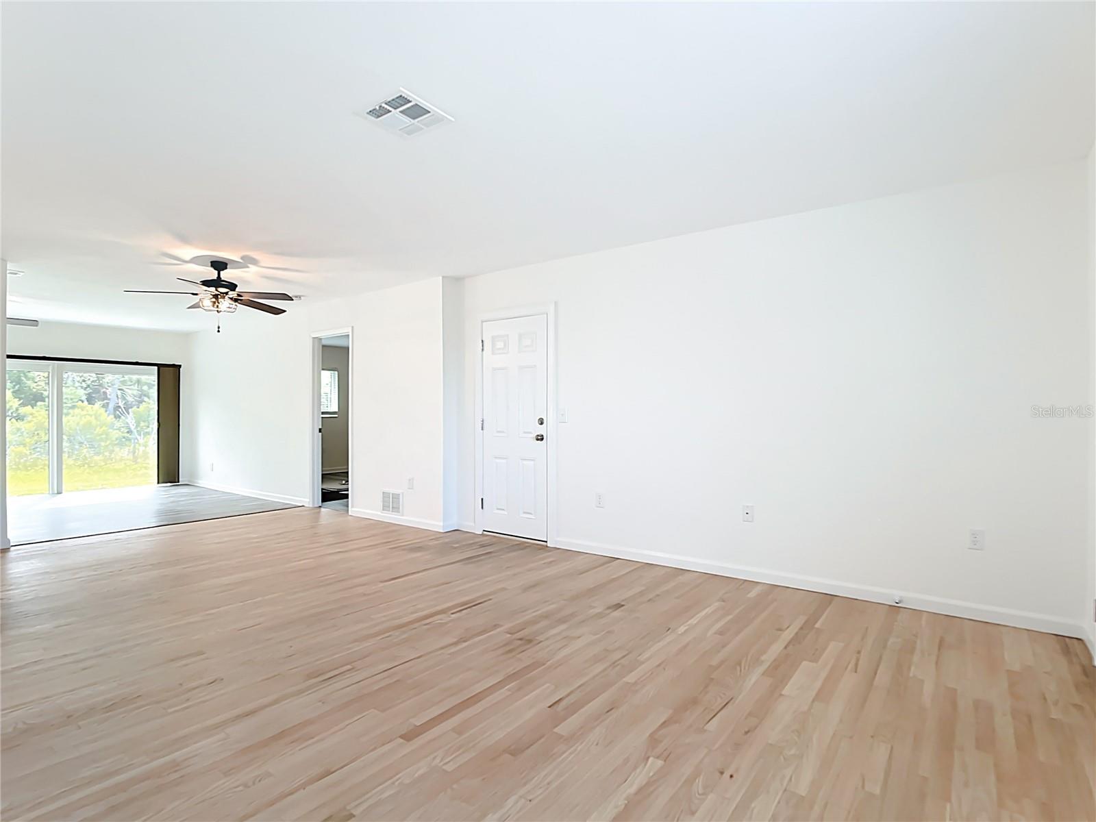 Image 14 of 61 For 564 Circlewood Drive Q5