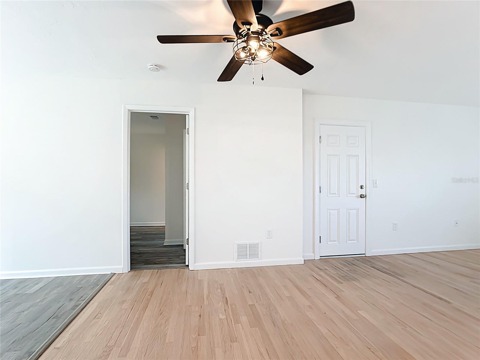 Image 15 of 61 For 564 Circlewood Drive Q5