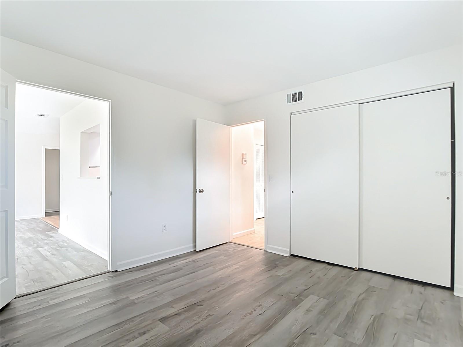 Image 24 of 61 For 564 Circlewood Drive Q5