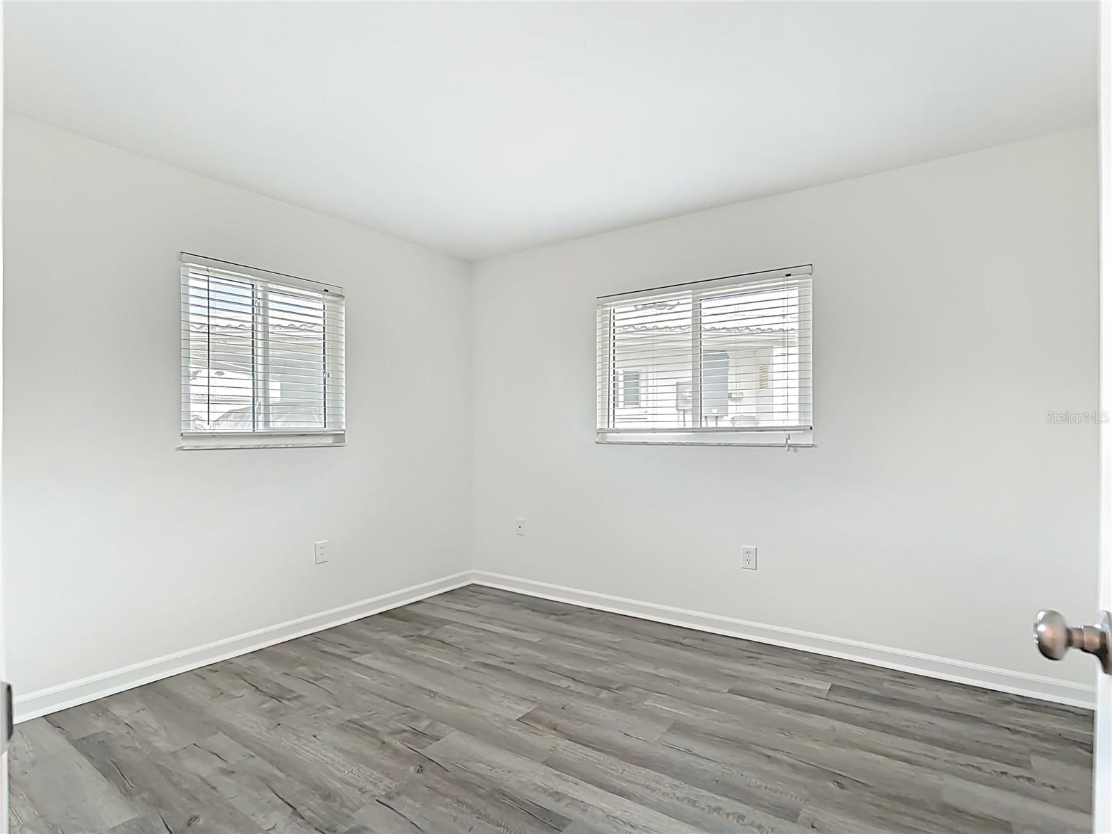 Image 26 of 61 For 564 Circlewood Drive Q5