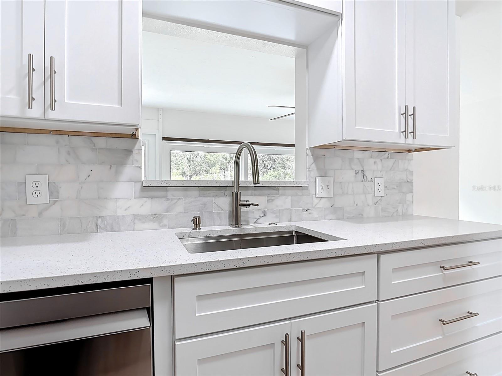 Image 3 of 61 For 564 Circlewood Drive Q5