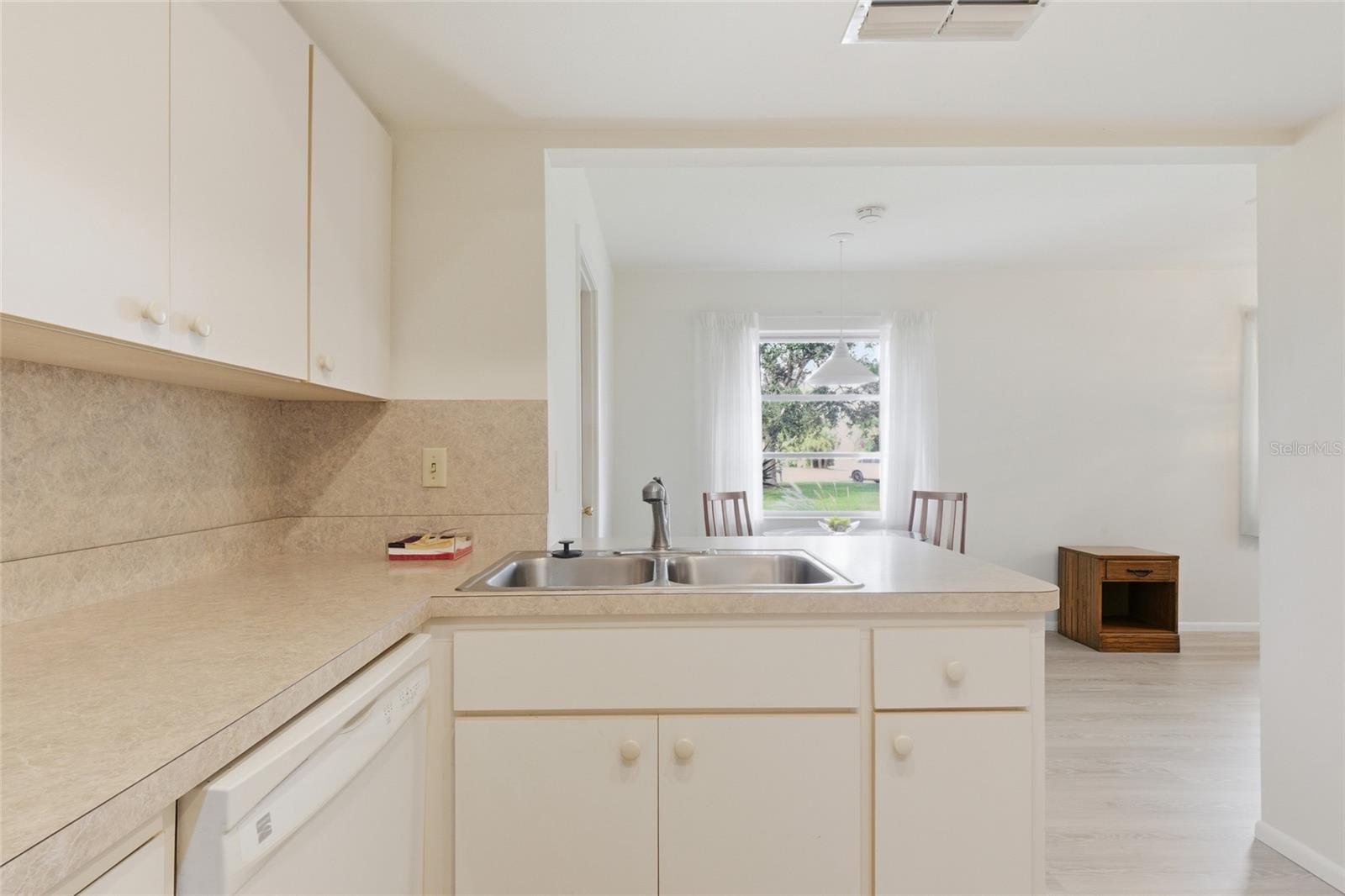 Image 20 of 51 For 430 Botticelli Drive 430