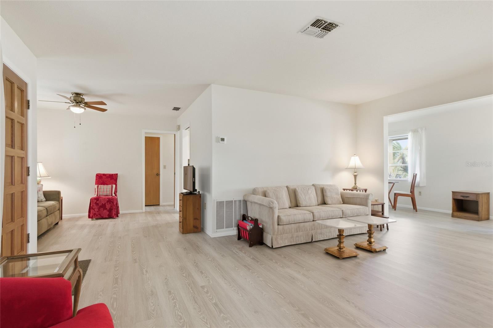 Image 6 of 51 For 430 Botticelli Drive 430
