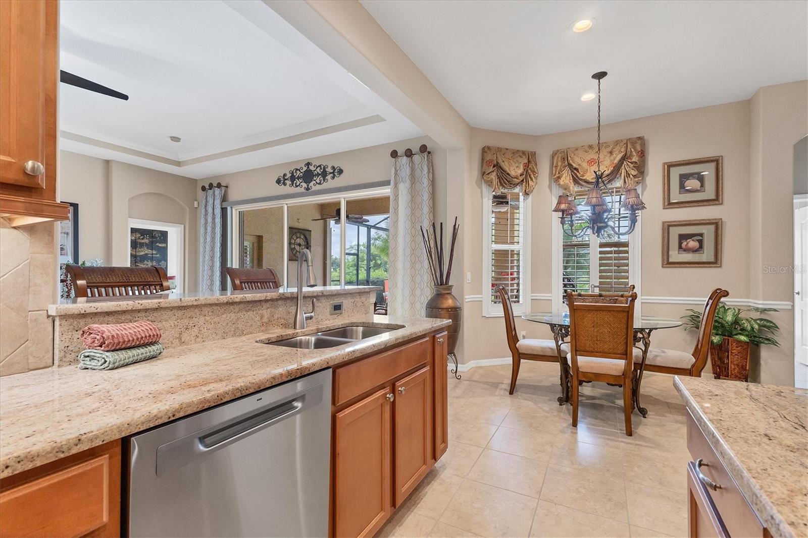 Image 23 of 86 For 5412 Royal Poinciana Way