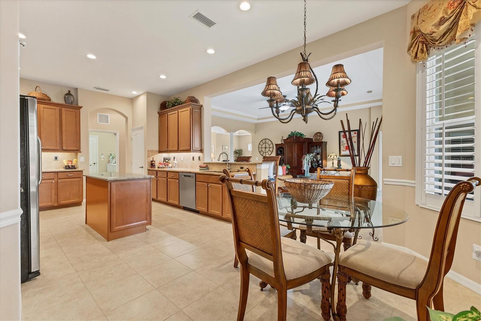 Image 26 of 86 For 5412 Royal Poinciana Way