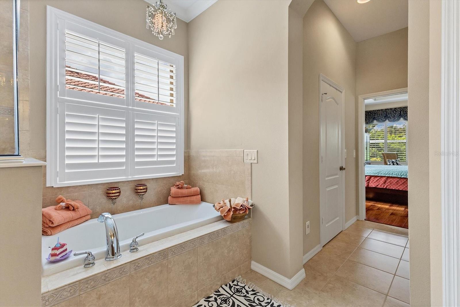Image 31 of 86 For 5412 Royal Poinciana Way