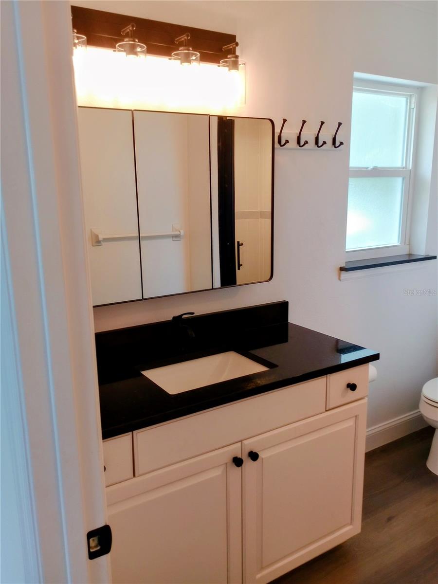 Image 14 of 27 For 1264 Jamaica Road