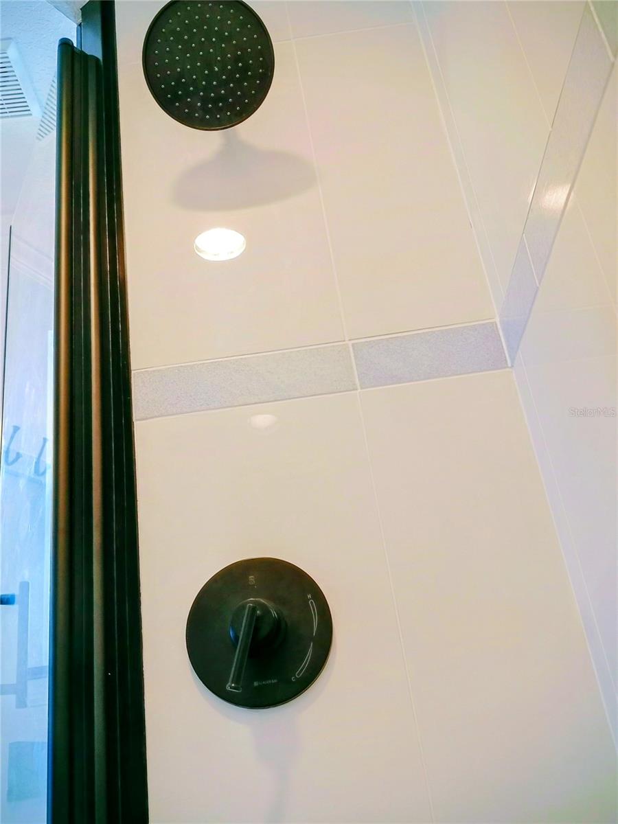 Image 16 of 27 For 1264 Jamaica Road