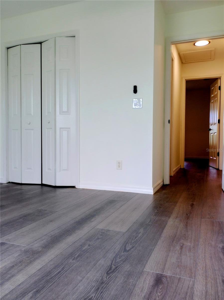 Image 19 of 27 For 1264 Jamaica Road