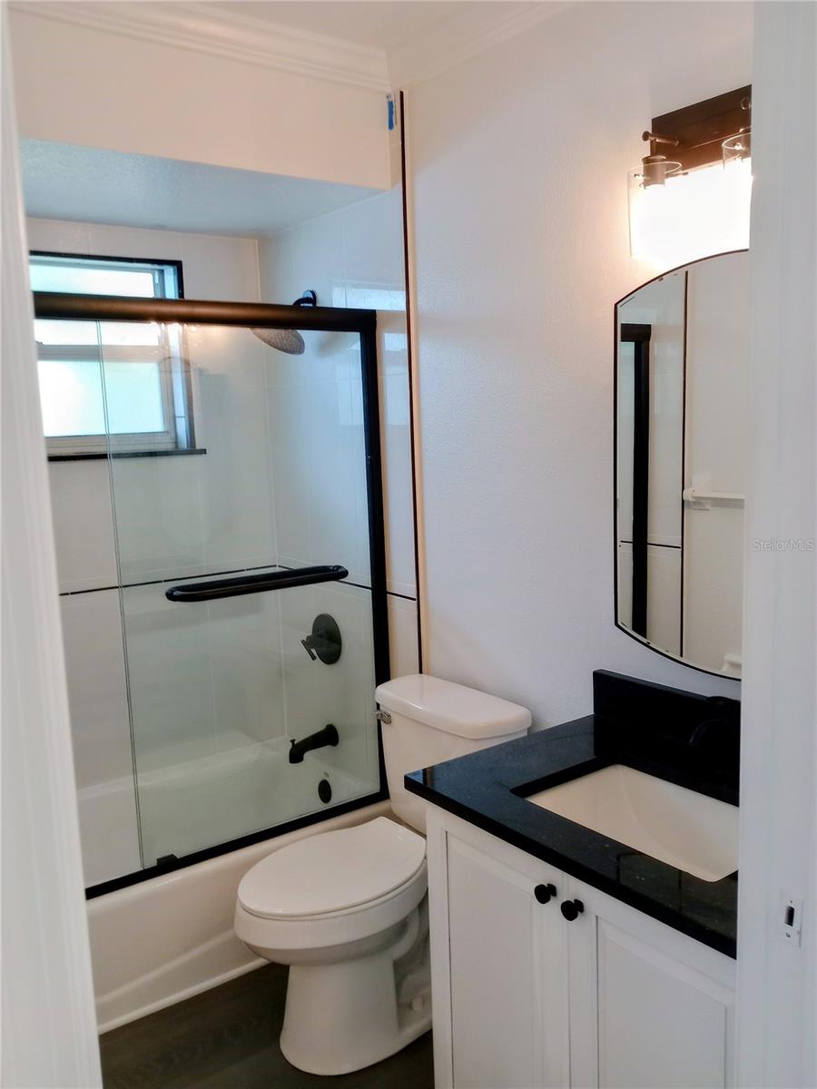 Image 21 of 27 For 1264 Jamaica Road