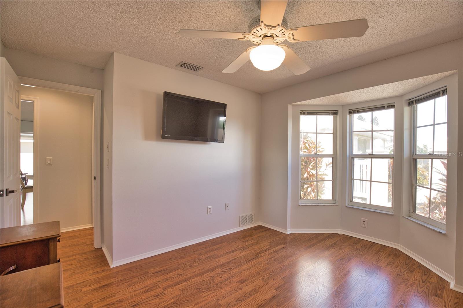 Image 31 of 46 For 698 Harrington Lake Drive S 9