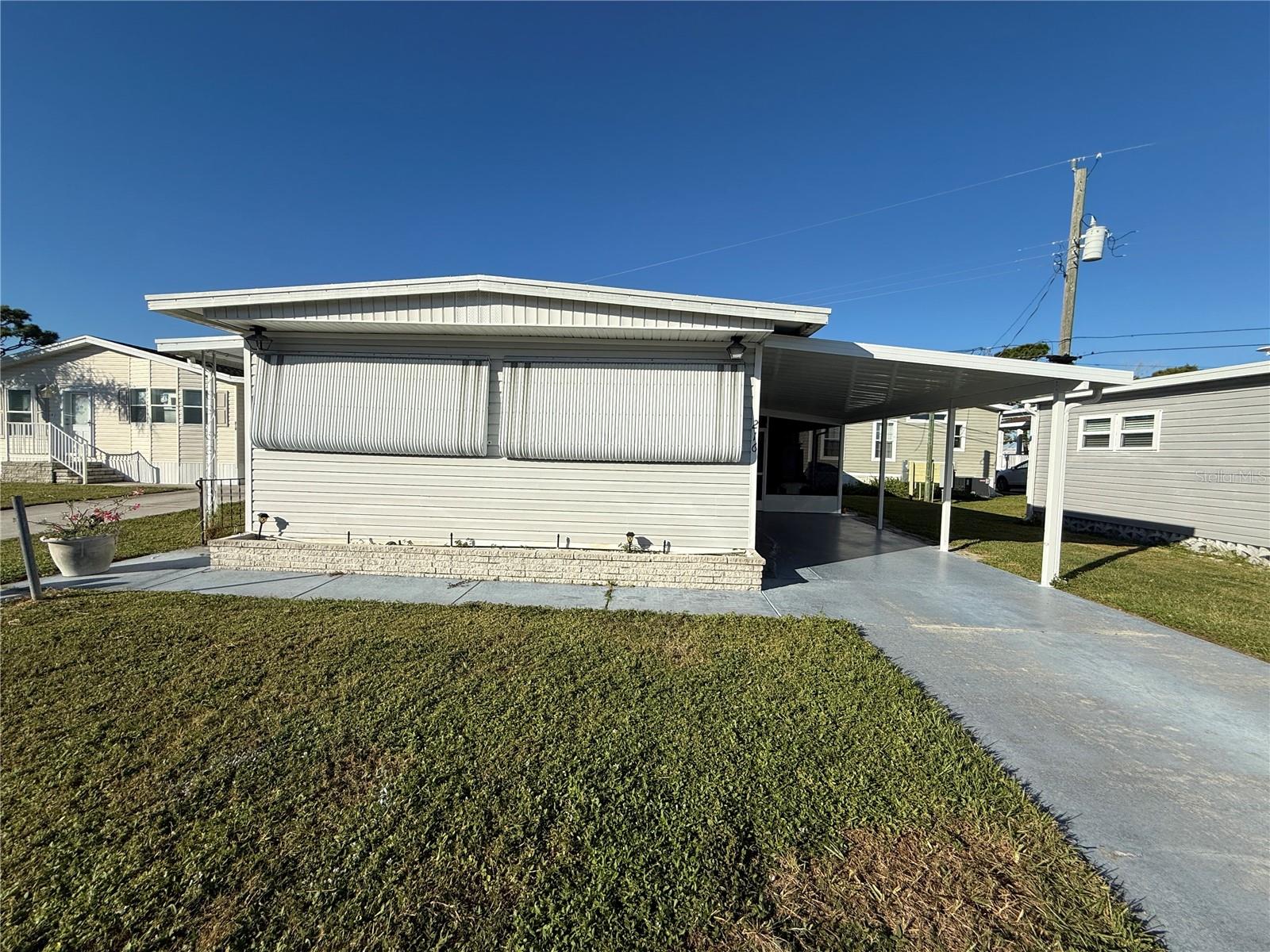 Details for 216 Outer Drive E, VENICE, FL 34285