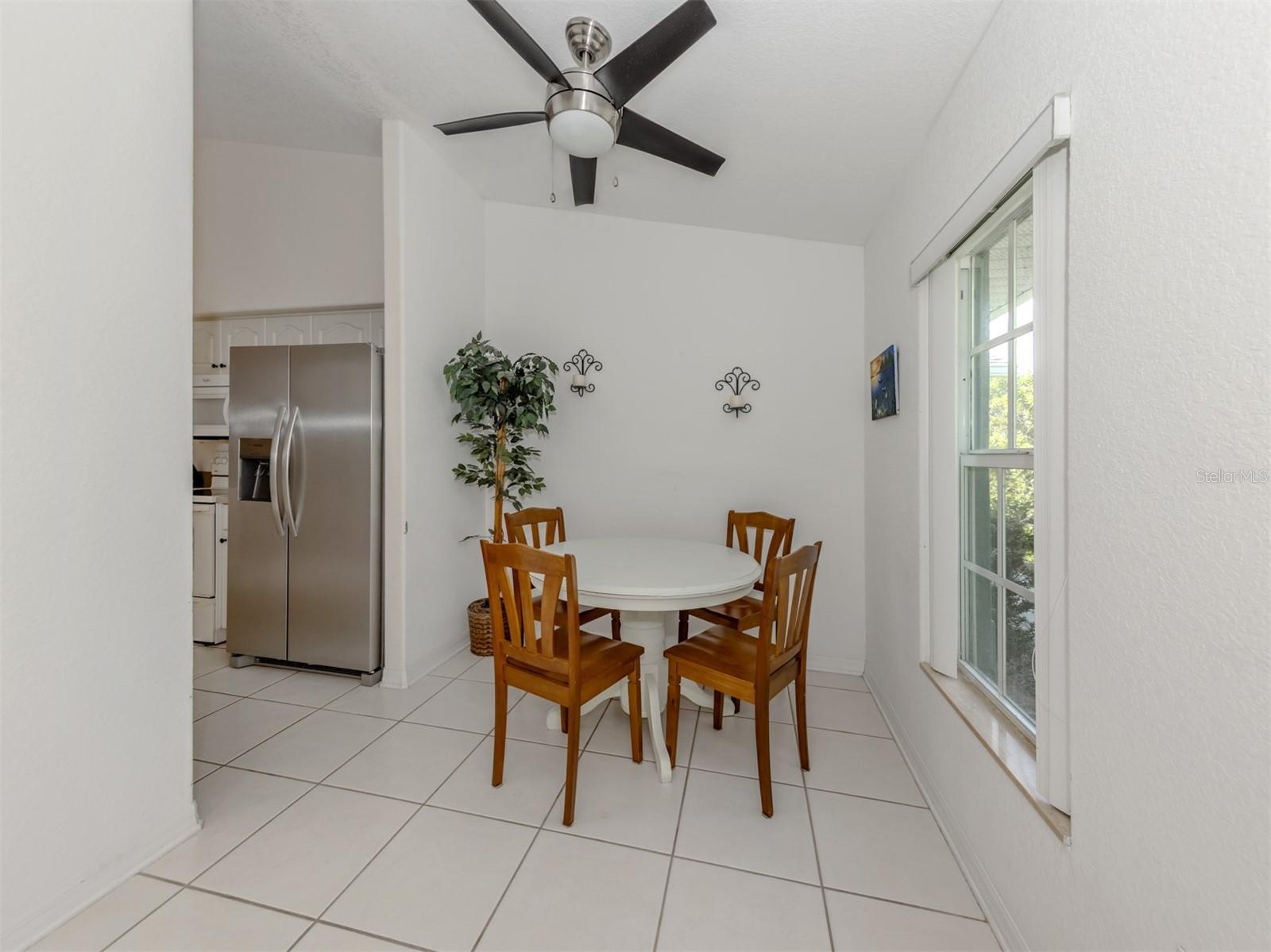 Image 12 of 32 For 209 Boundary Boulevard 212