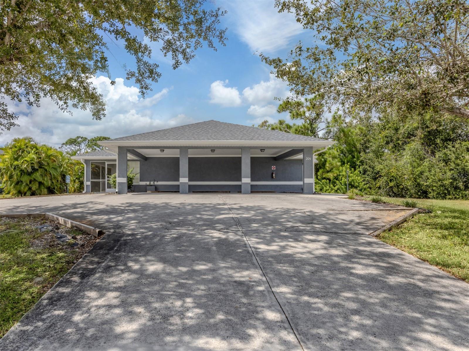 Image 4 of 32 For 209 Boundary Boulevard 212