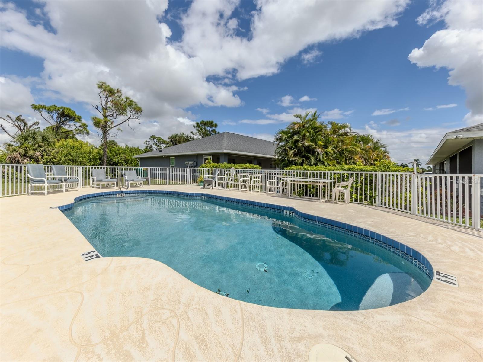 Image 5 of 32 For 209 Boundary Boulevard 212