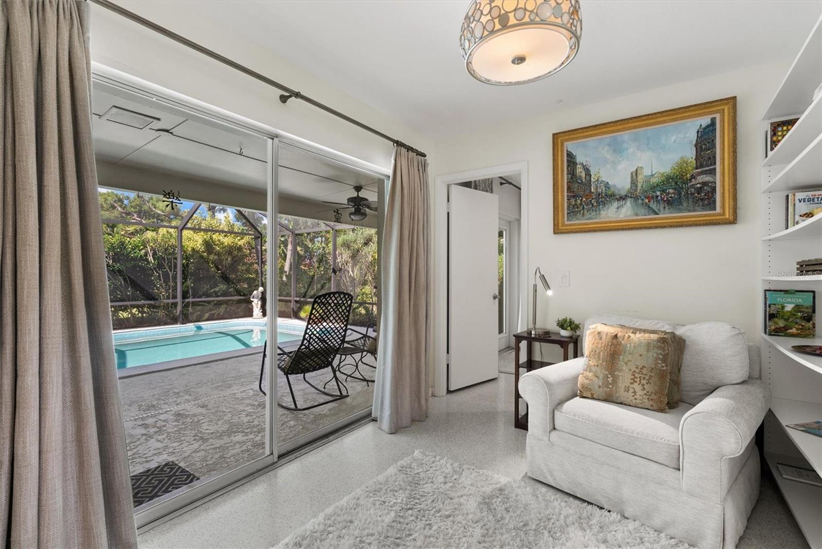 Image 11 of 53 For 405 Park Boulevard N
