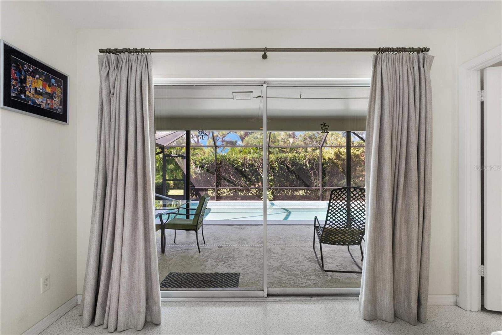 Image 12 of 53 For 405 Park Boulevard N