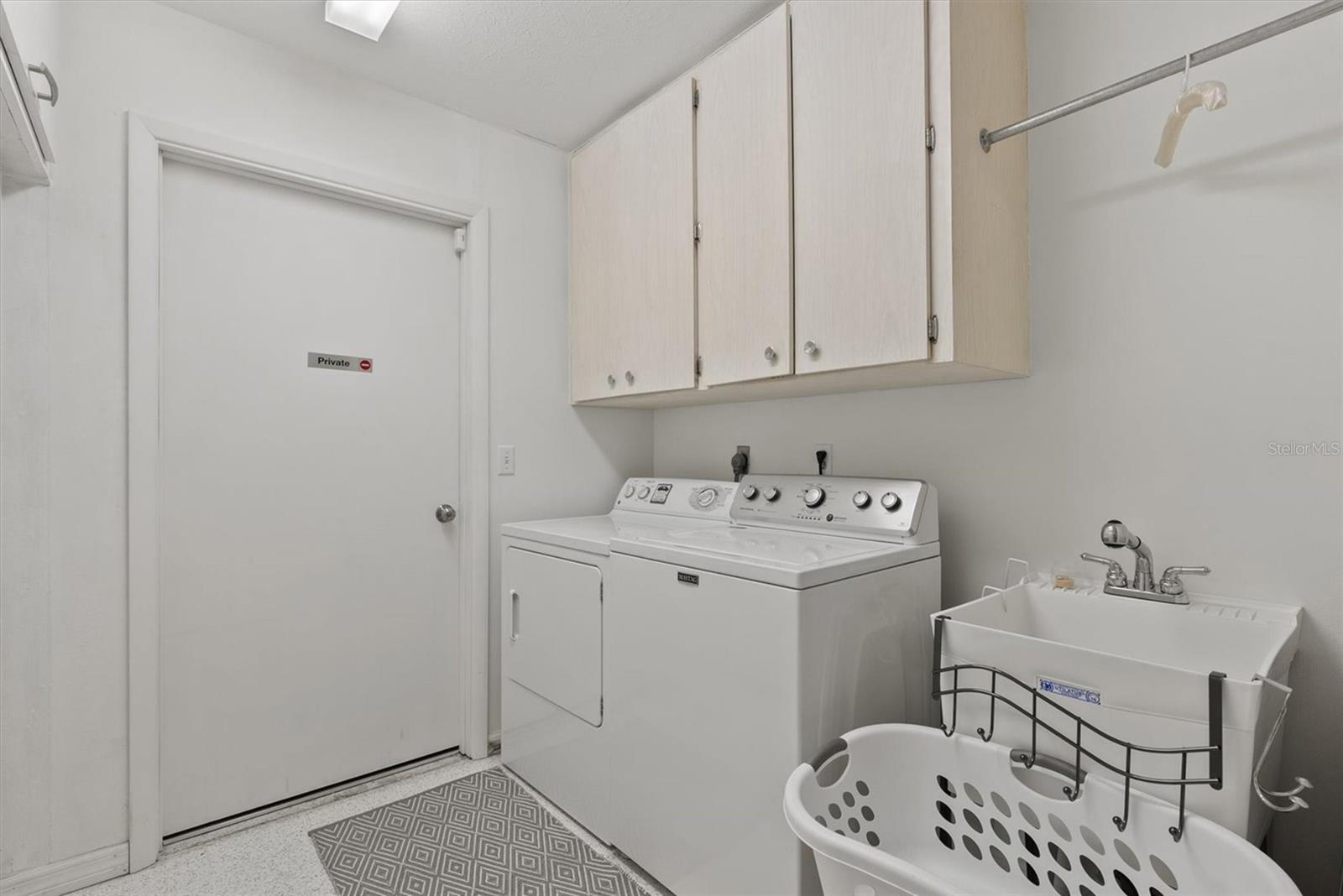 Image 18 of 53 For 405 Park Boulevard N