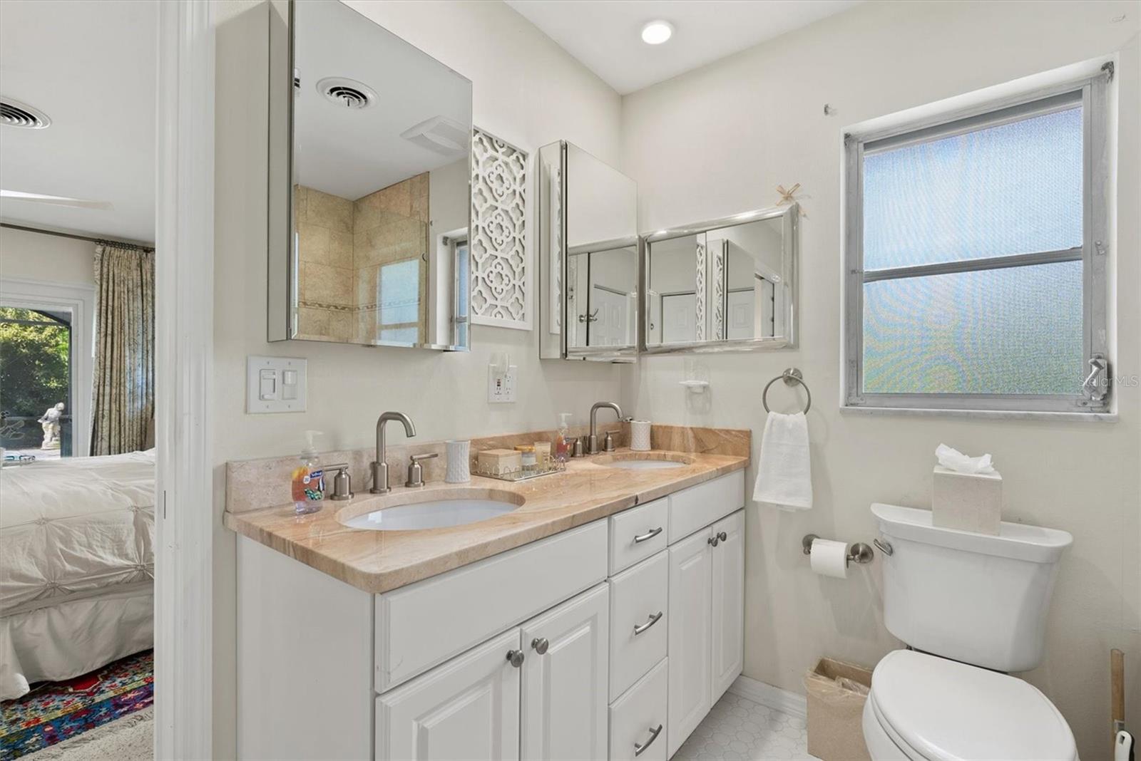 Image 21 of 53 For 405 Park Boulevard N
