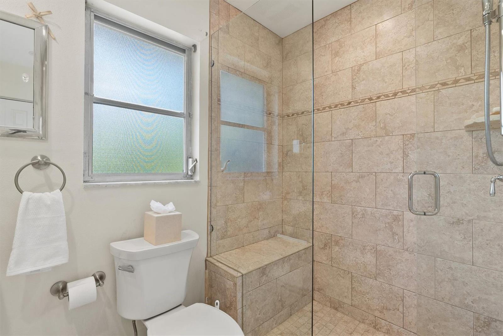 Image 22 of 53 For 405 Park Boulevard N