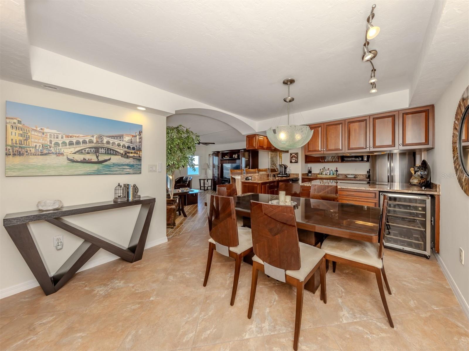 Image 11 of 69 For 1150 Tarpon Center Drive 608 (6-h)