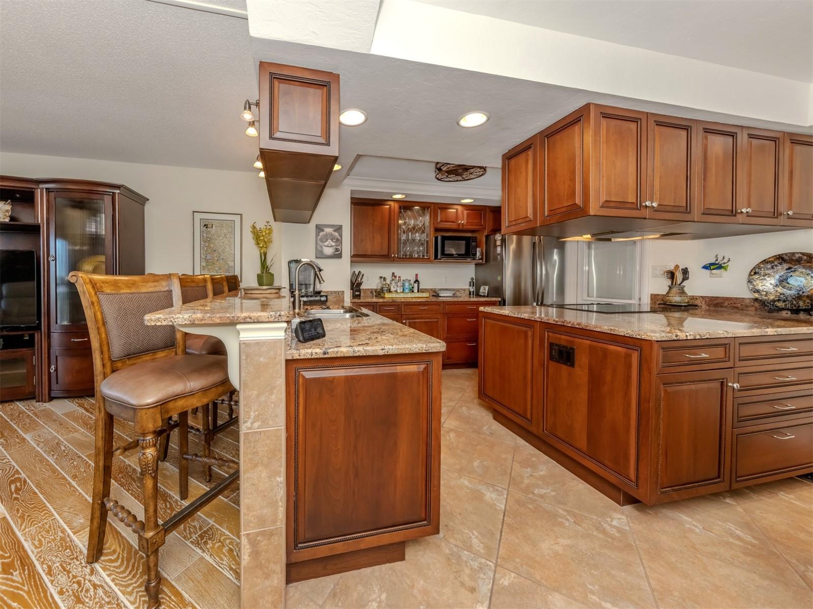Image 12 of 69 For 1150 Tarpon Center Drive 608 (6-h)