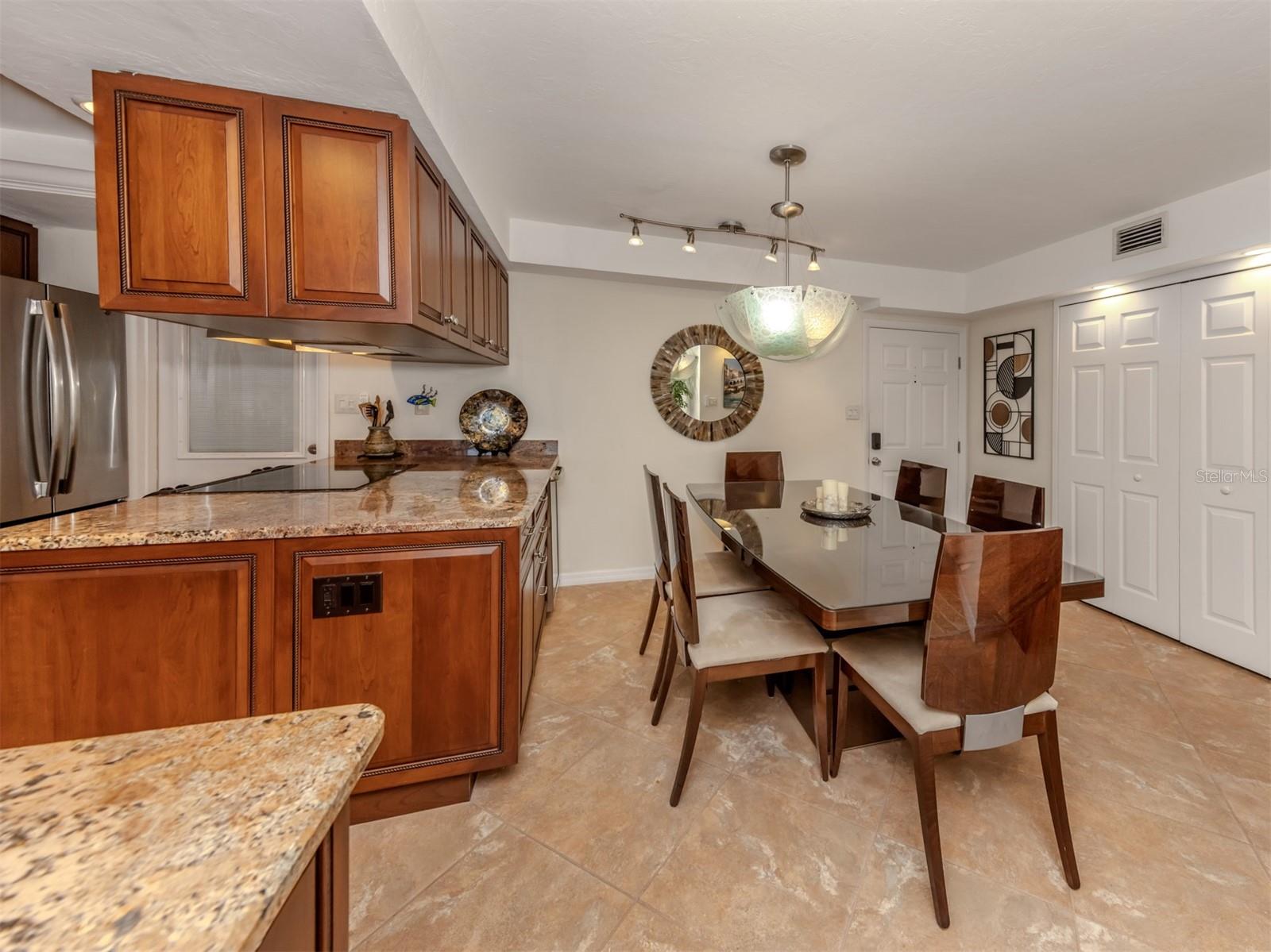 Image 14 of 69 For 1150 Tarpon Center Drive 608 (6-h)